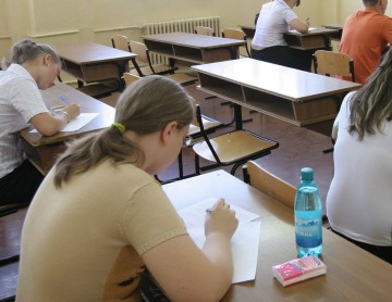 Elevi constănţeni, premiaţi la Concursul Naţional de Dezbateri